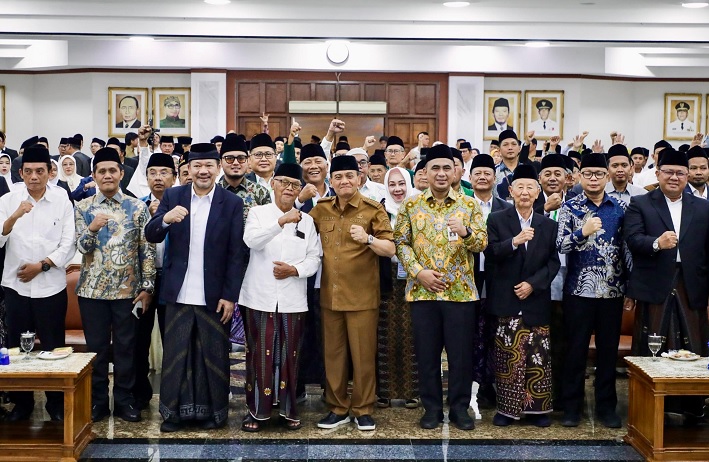 MUI Jateng Dikukuhkan, Gubernur Luthfi Ajak Ulama Jaga Harmoni dan Penggerak Ekonomi Umat