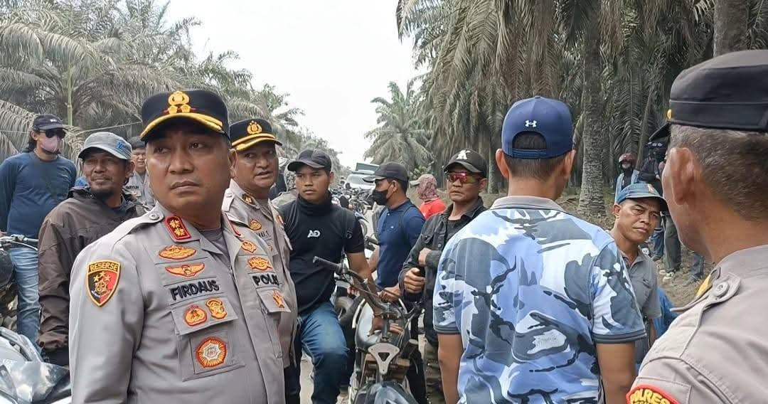 Massa 8 Desa Kepung PT PAL, Tuntut Tanah Transmigrasi dan Plasma 20 Persen