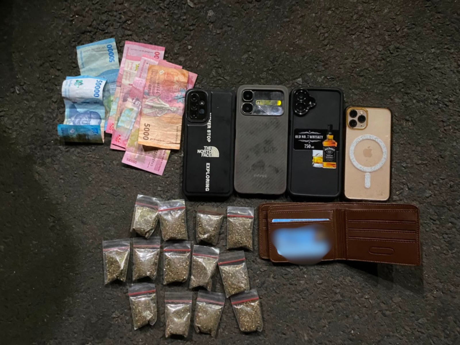 Kedapatan ganja