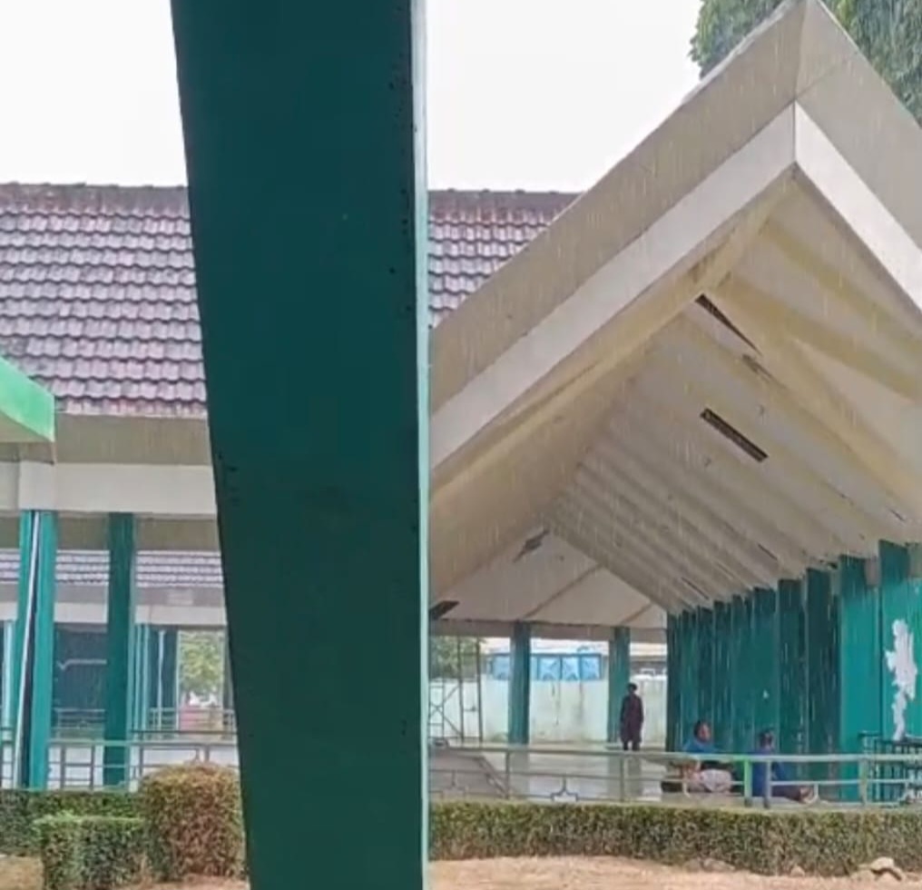 Usai Salat Istisqa, Hujan Turun Membasahi Bandar Lampung