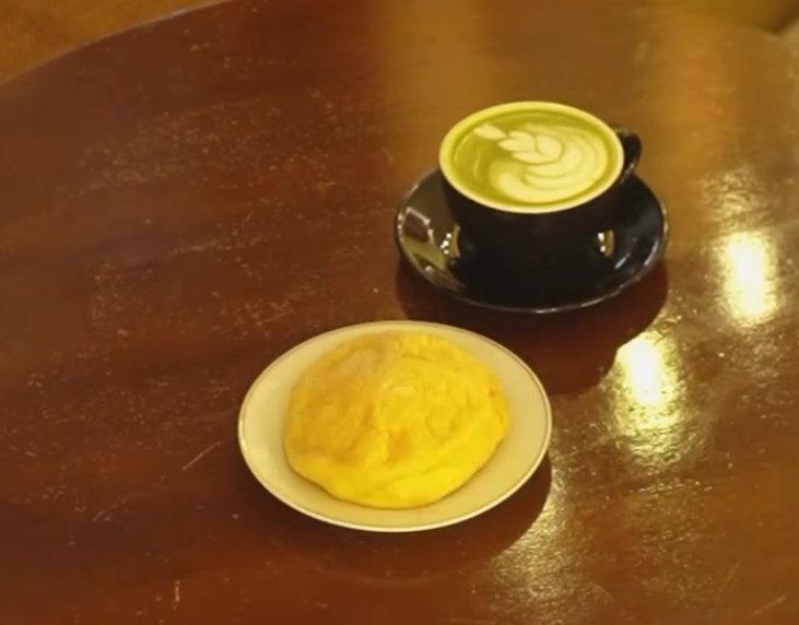 Perpaduan Polo Cheese Bun dan Hot Matcha Berikan Definisi Kenyamanan Kuliner Moderen