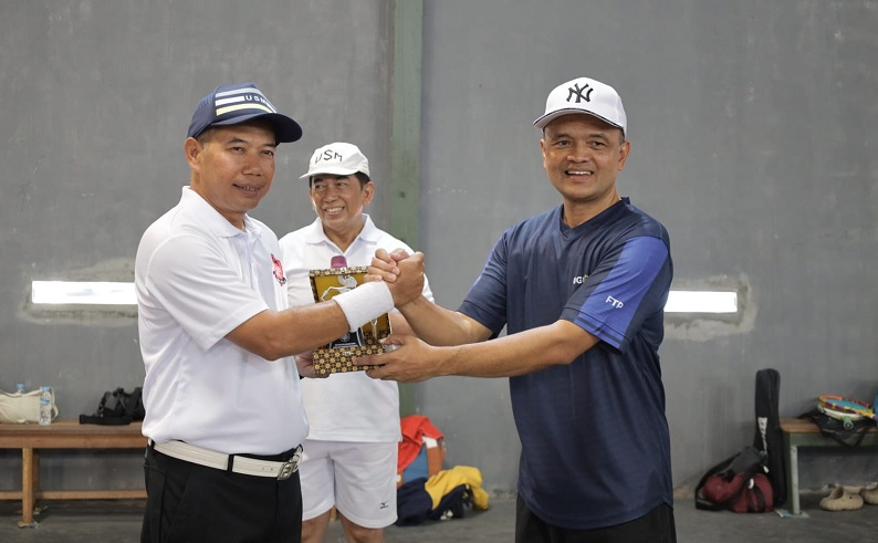 Perkuat Sinergi Akademik, Tim Tenis USM dan FTP UGM Gelar Friendly Match