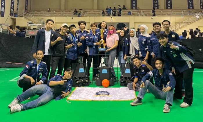 Banggakan Kampus, Tim Robot Sepak Bola Beroda USM Raih Podium Juara 3