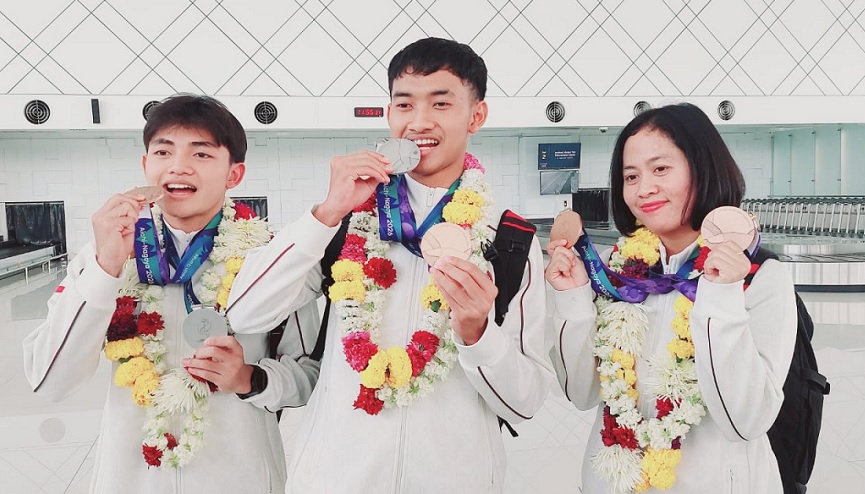 Pulang Bawa Medali Asian Games 2026, Atlet Takraw Jateng Disambut di Bandara A Yani