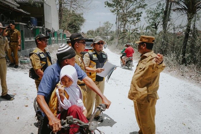 Cek Kerusakan, Bupati Harno Tegaskan Komitmen Percepat Pembangunan Jalan di Rembang