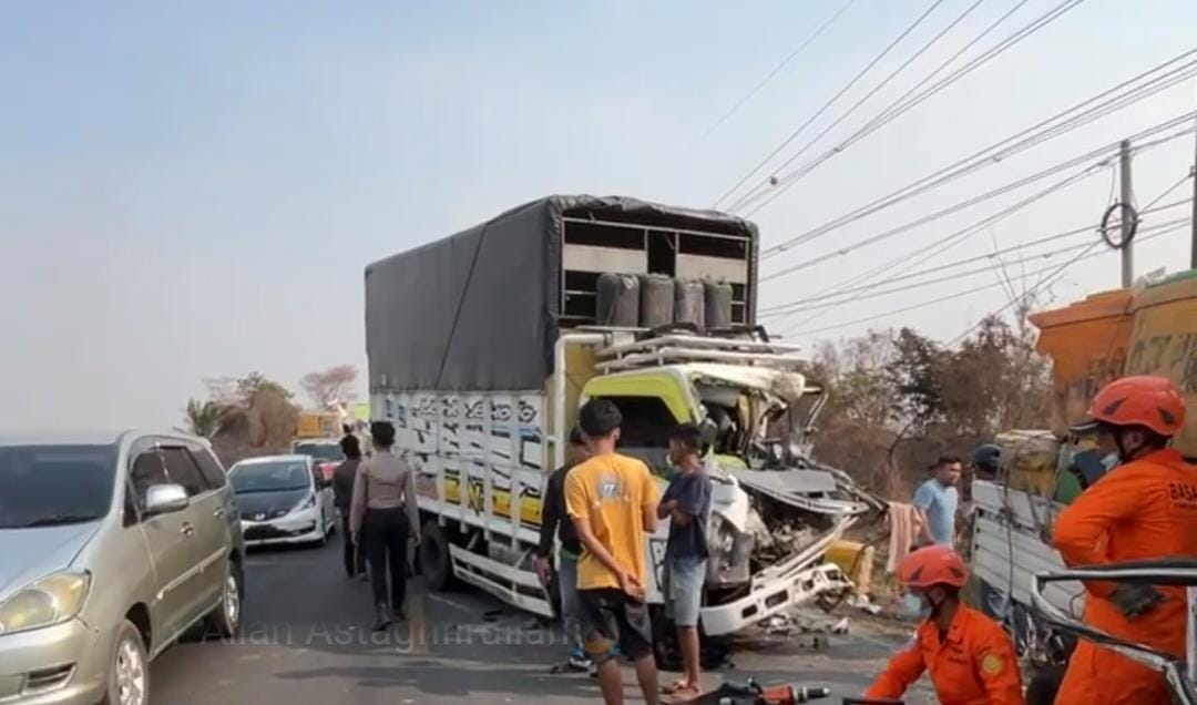 Kebakaran Picu Kecelakaan Beruntun di Jalintim, Satu Sopir Meninggal