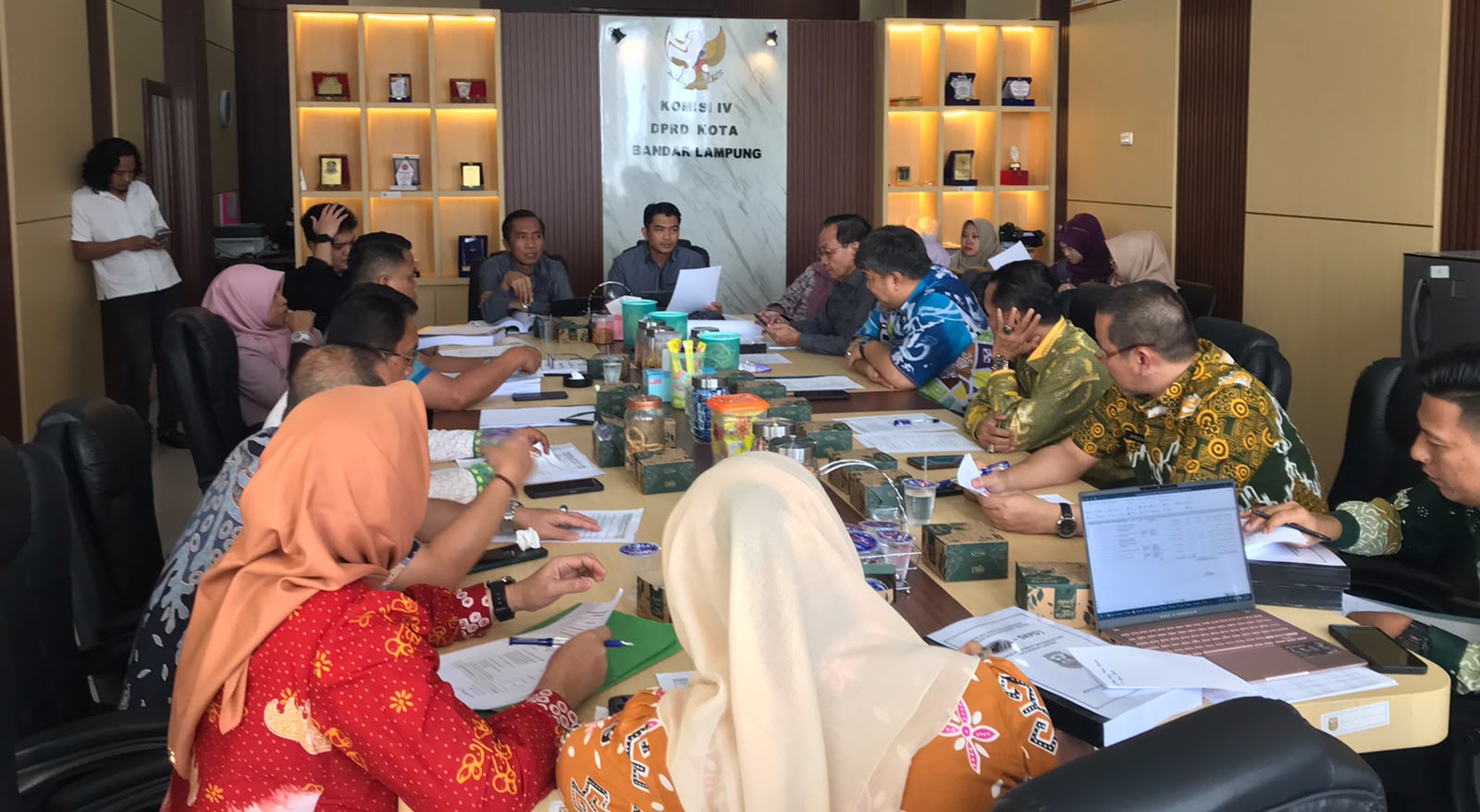 Anggaran Motor Kepala Sekolah Rp8,7 Miliar Disorot DPRD Bandalampung, Seragam Siswa Dinilai Lebih Prioritas