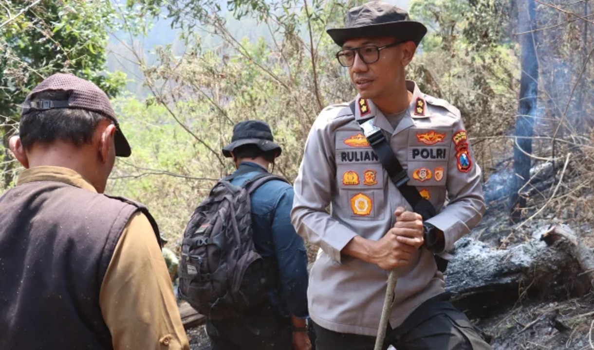 Kapolres berada dilokasi kebakaran 