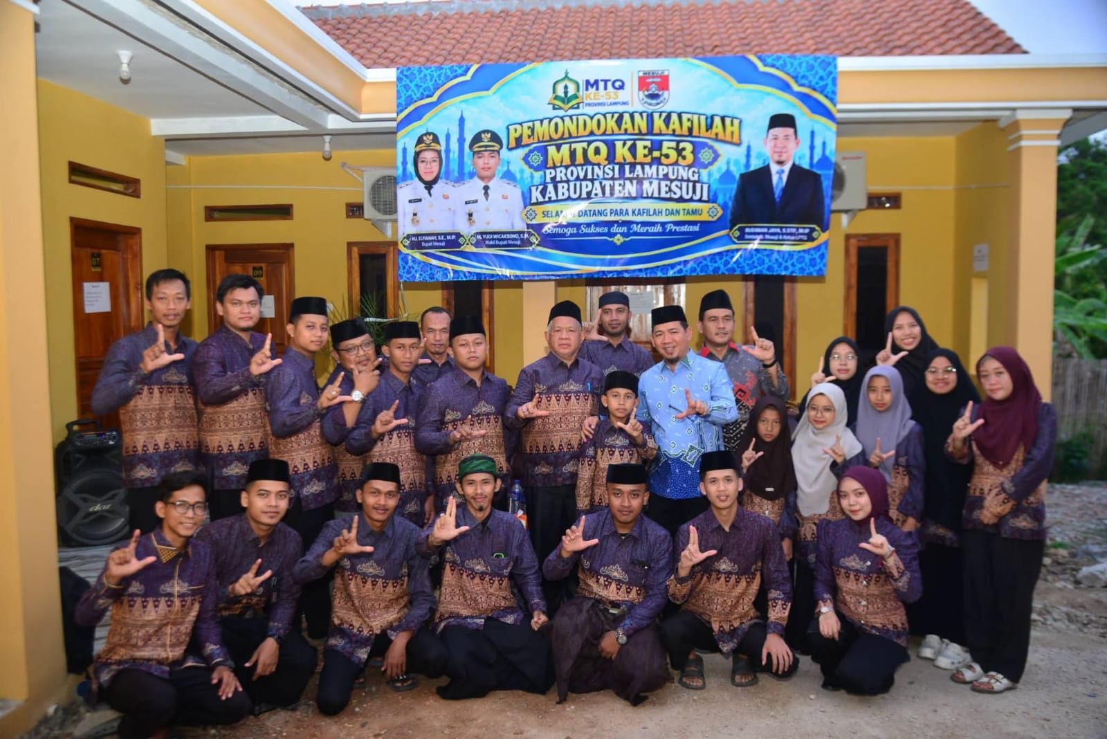Sekdakab Budiman Jaya Lepas Kafilah MTQ Ke-53 Tingkat Provinsi Lampung