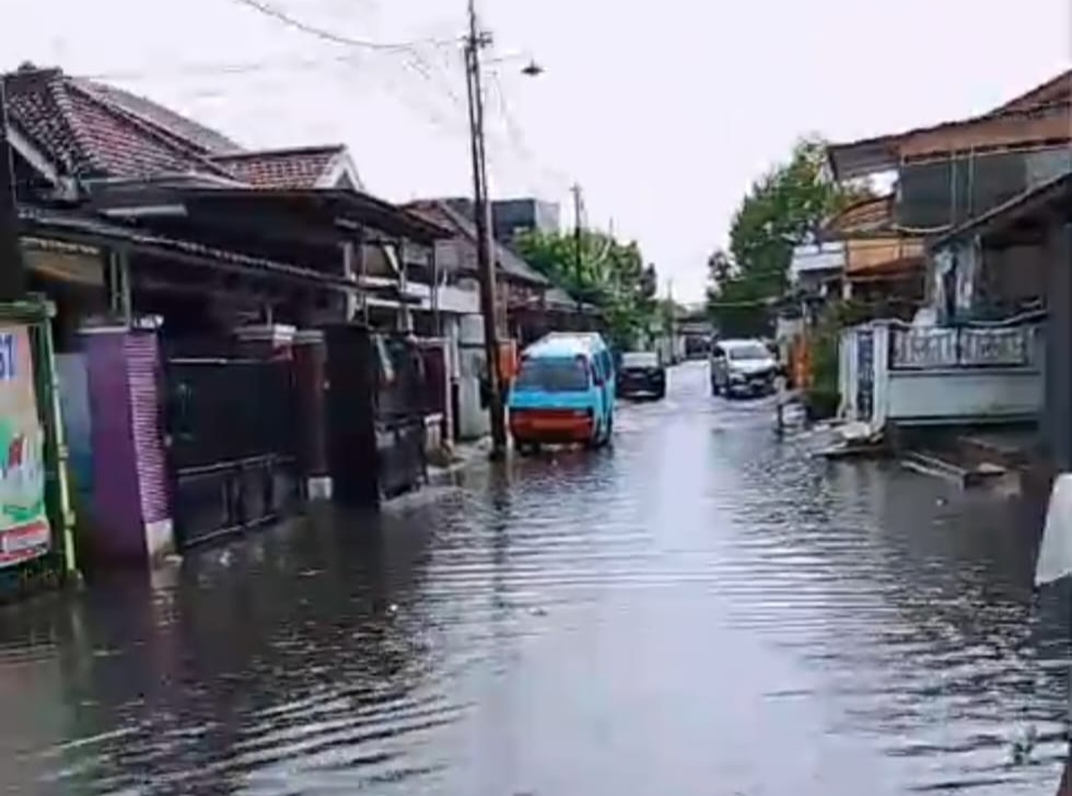  Warga Jalan Dr. Sutomo Bandarlampung Nantikan Perbaikan Drainase, Khawatir Banjir Kembali Terjadi